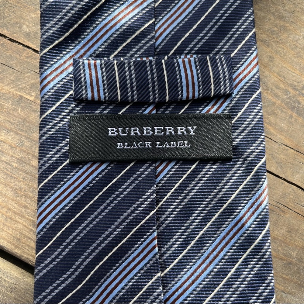Burberry Tie - Picture 3 of 4